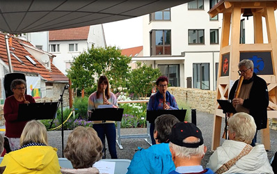 Fl�teen beim Abendlob